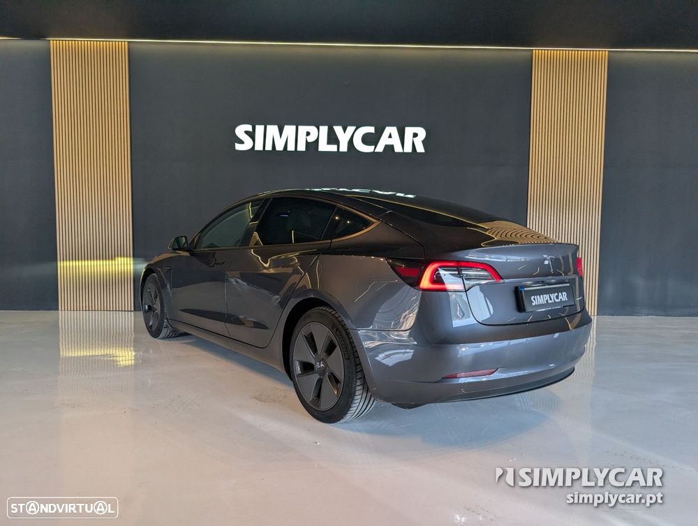 Tesla Model 3 - 5