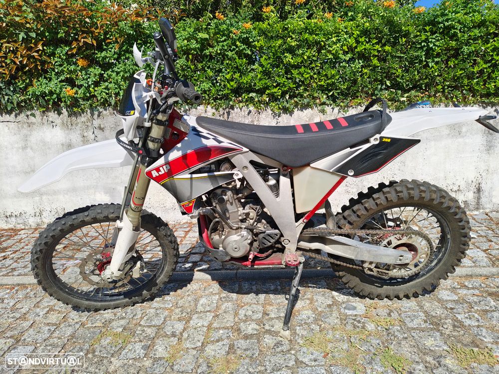 AJP PR5 Enduro Extreme - 3