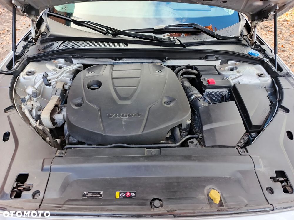 Volvo V90 D5 AWD Momentum - 24