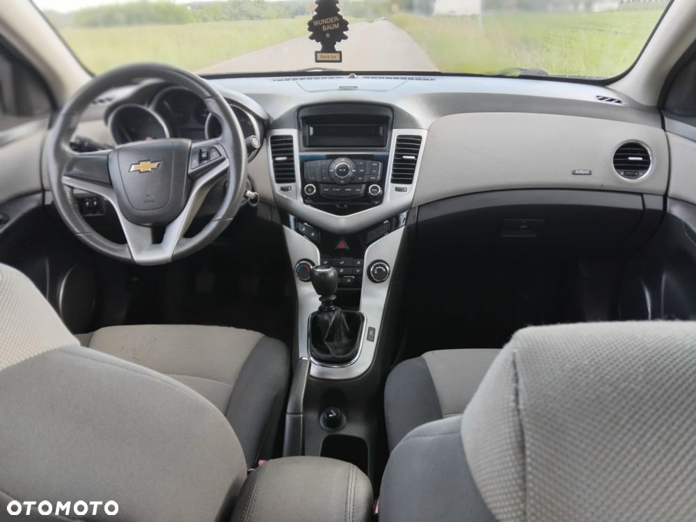 Chevrolet Cruze 1.8 LT - 10