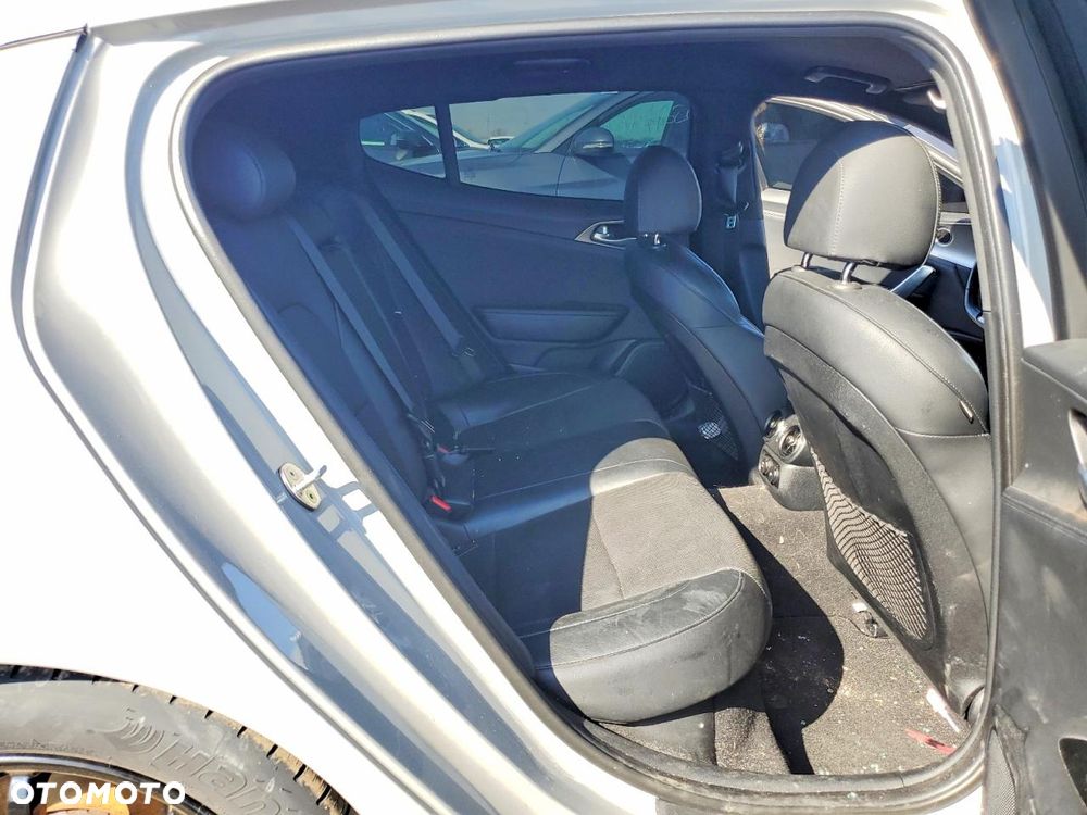 Kia Stinger 3.3 T-GDI AWD OPF GT - 9