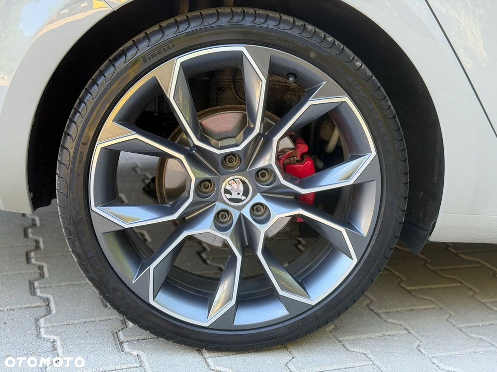 Skoda Octavia 2.0 TDI RS Challenge DSG - 19