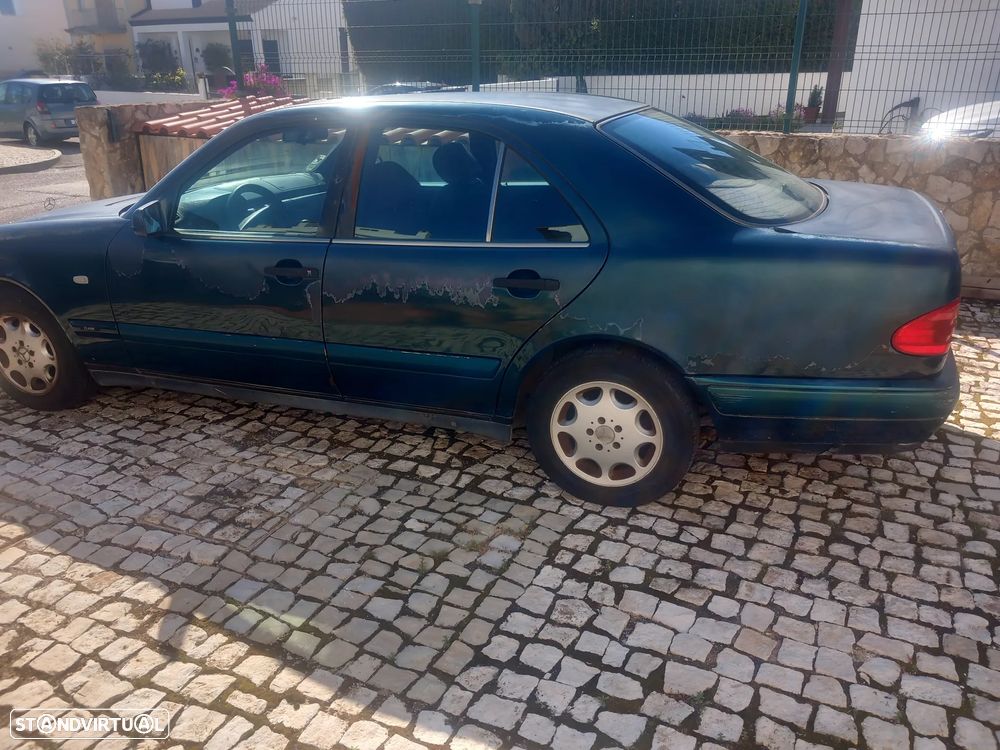 Mercedes-Benz E 220 - 6