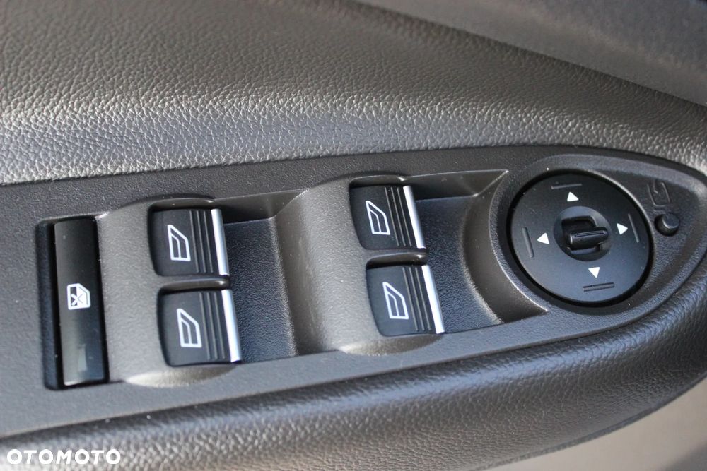 Ford Kuga 2.0 TDCi 4x4 Titanium - 34