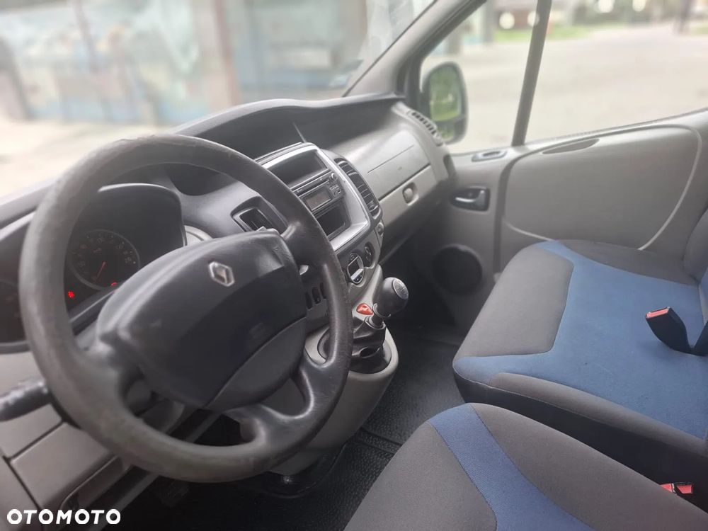 Renault Trafic Grand Passenger Black Edition - 12