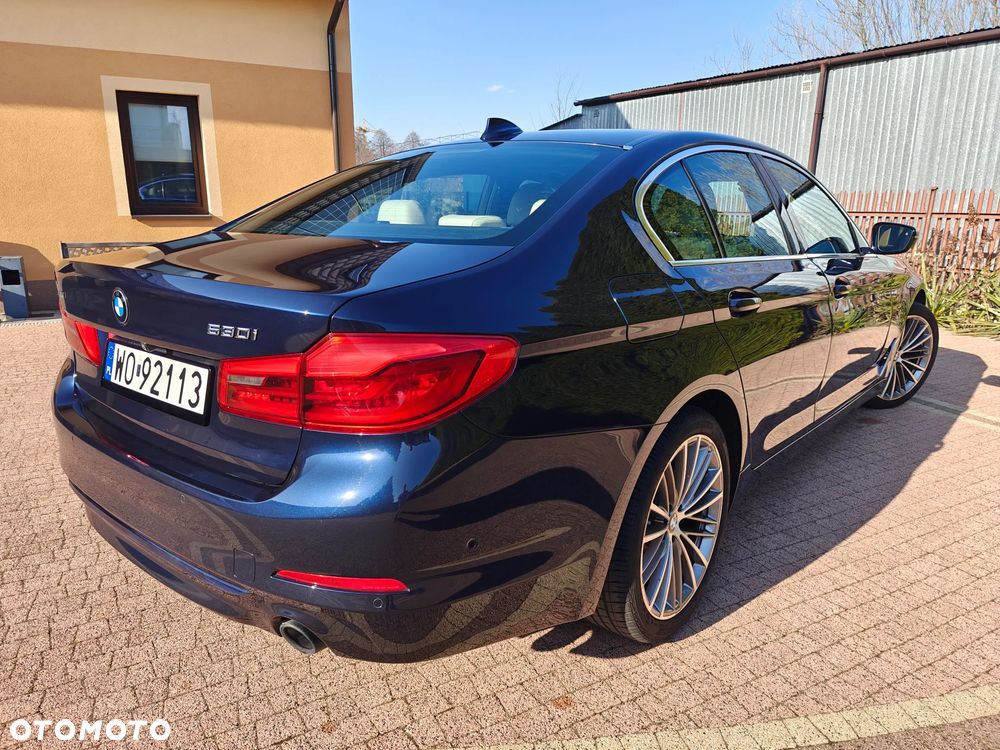 BMW Seria 5 530i xDrive Sport Line - 7