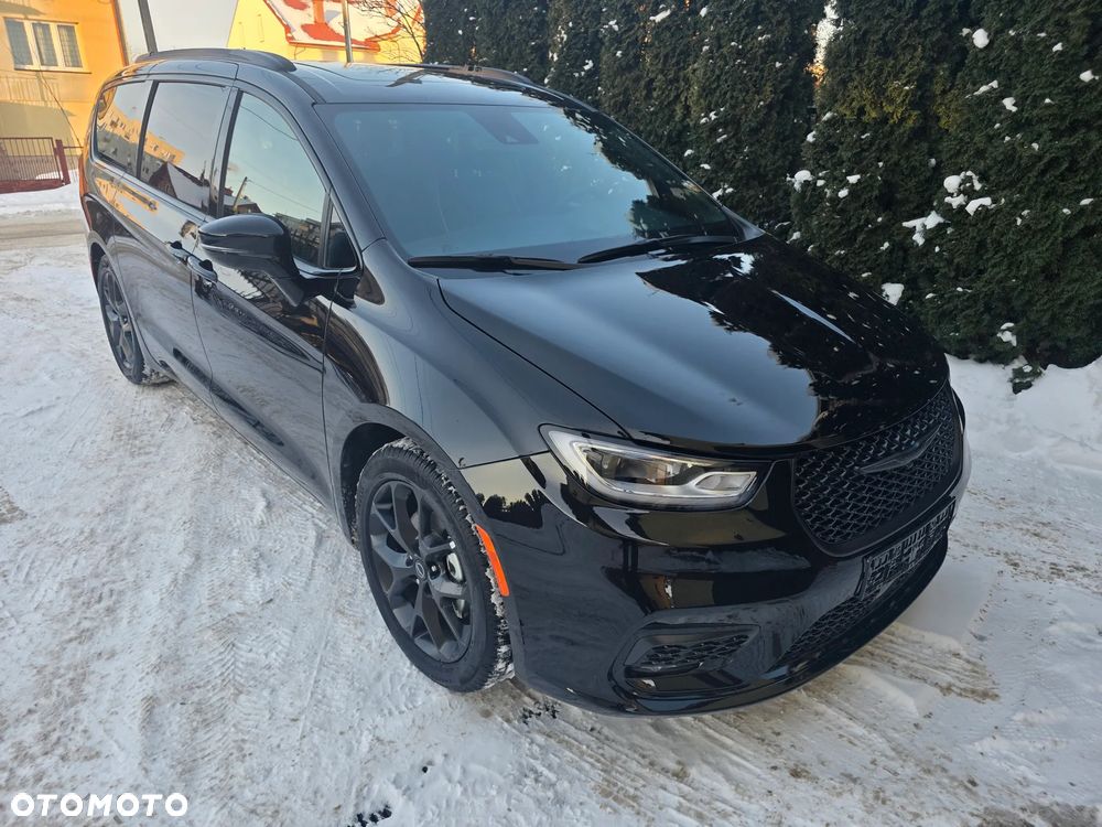 Chrysler Pacifica - 4