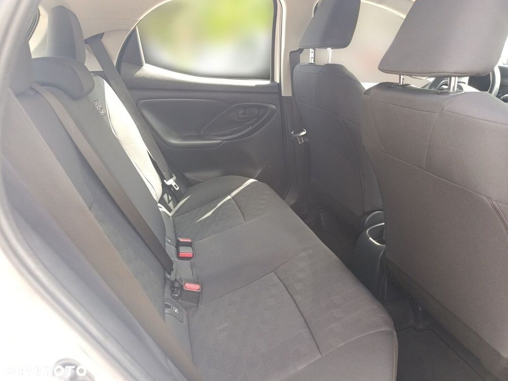 Toyota Yaris 1.5 Comfort - 11
