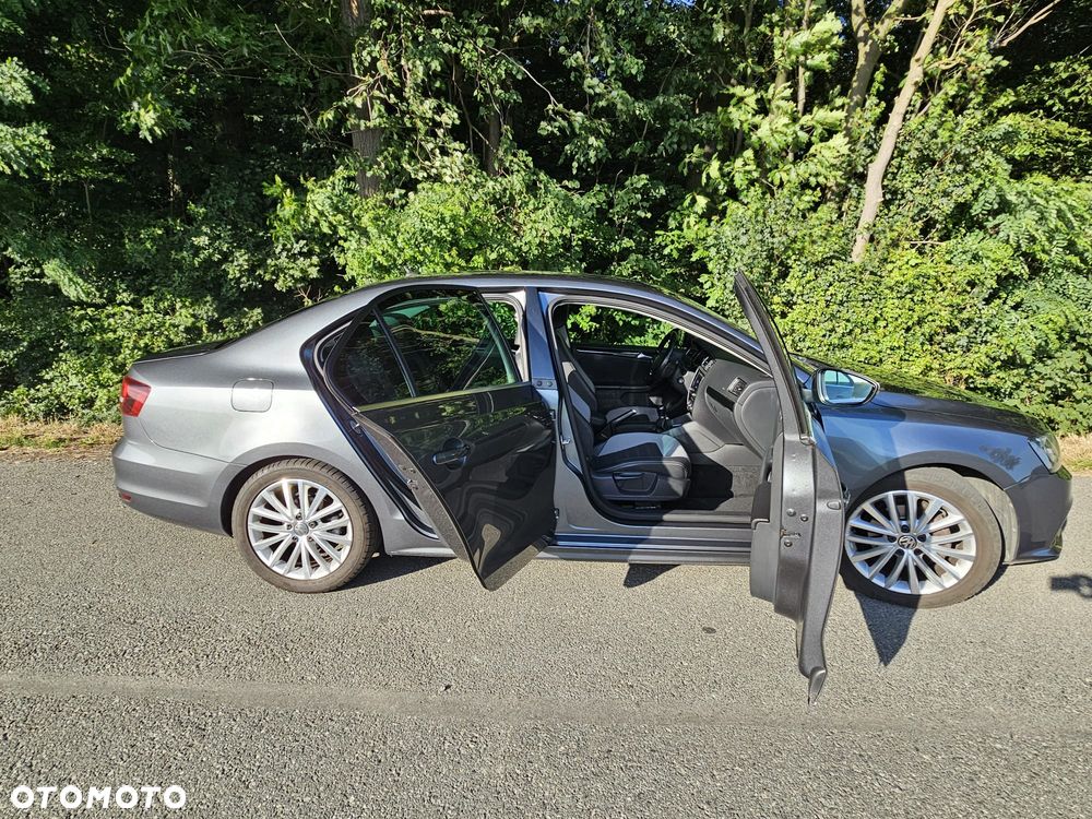 Volkswagen Jetta - 9