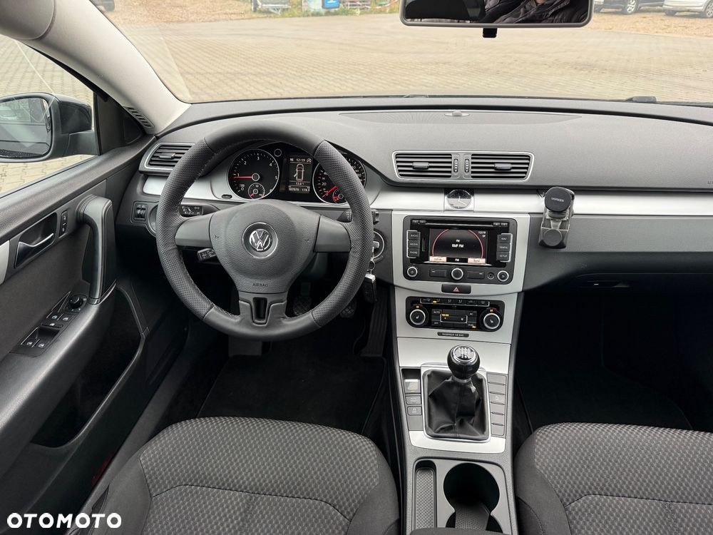Volkswagen Passat 2.0 Blue TDI SCR Comfortline - 19