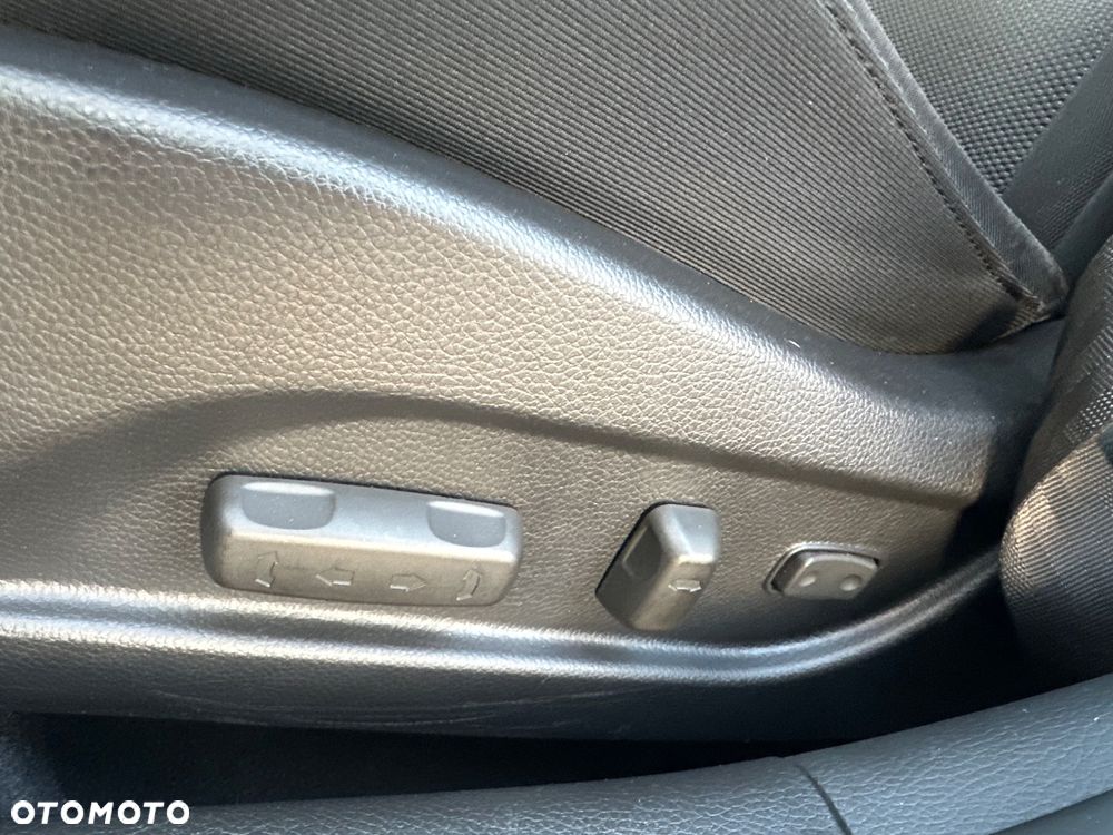 Hyundai i40 i40cw 1.7 CRDi Fifa World Cup Edition - 22