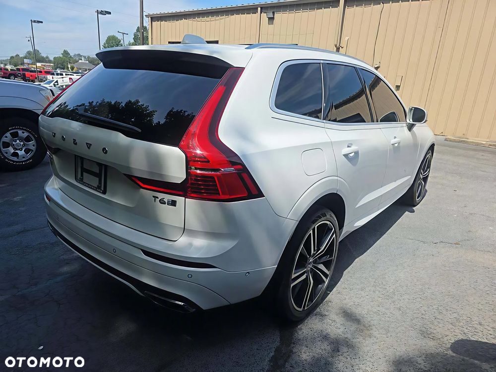 Volvo XC 60 - 4