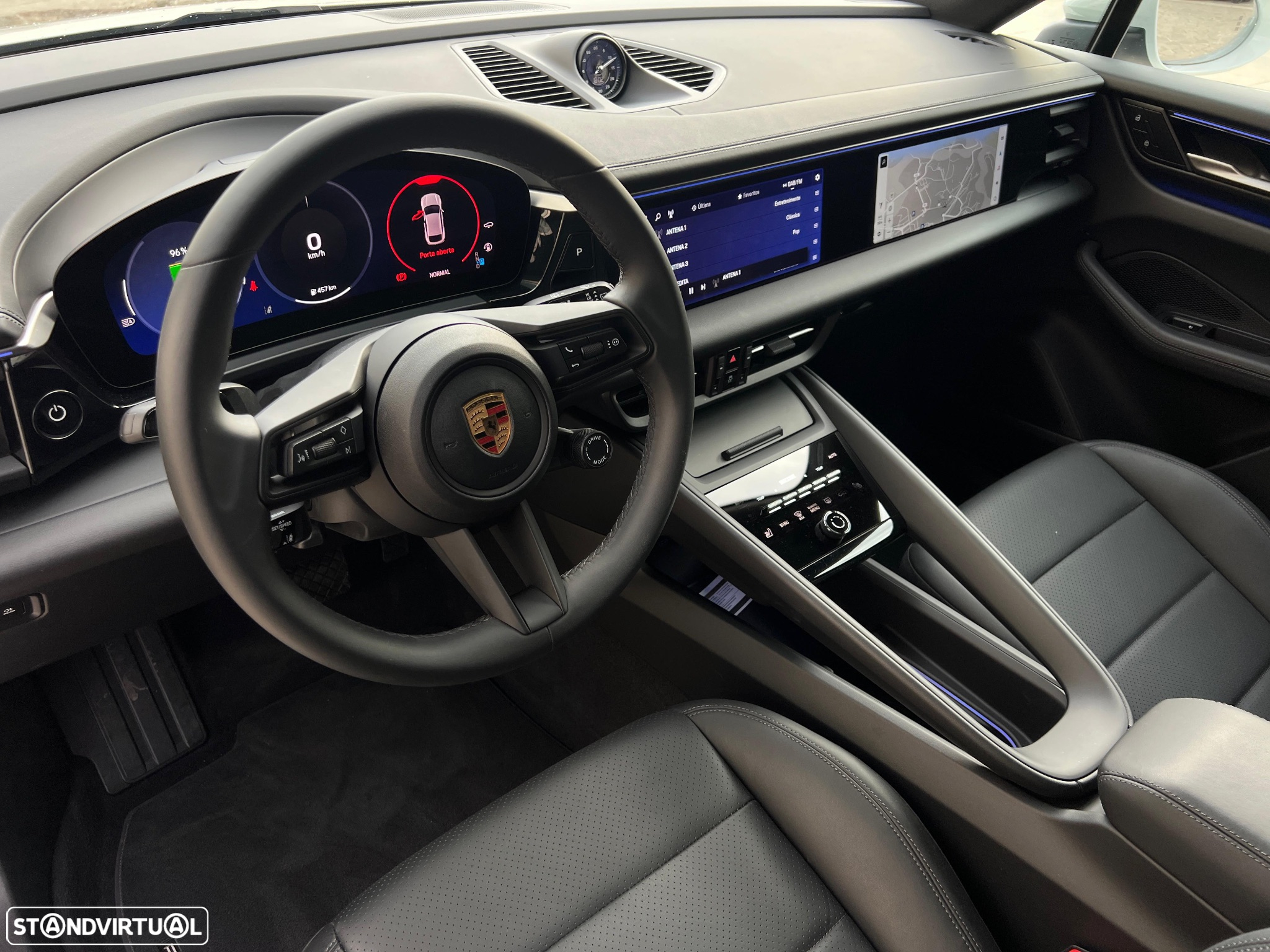 Porsche Macan Electric 4 - 5