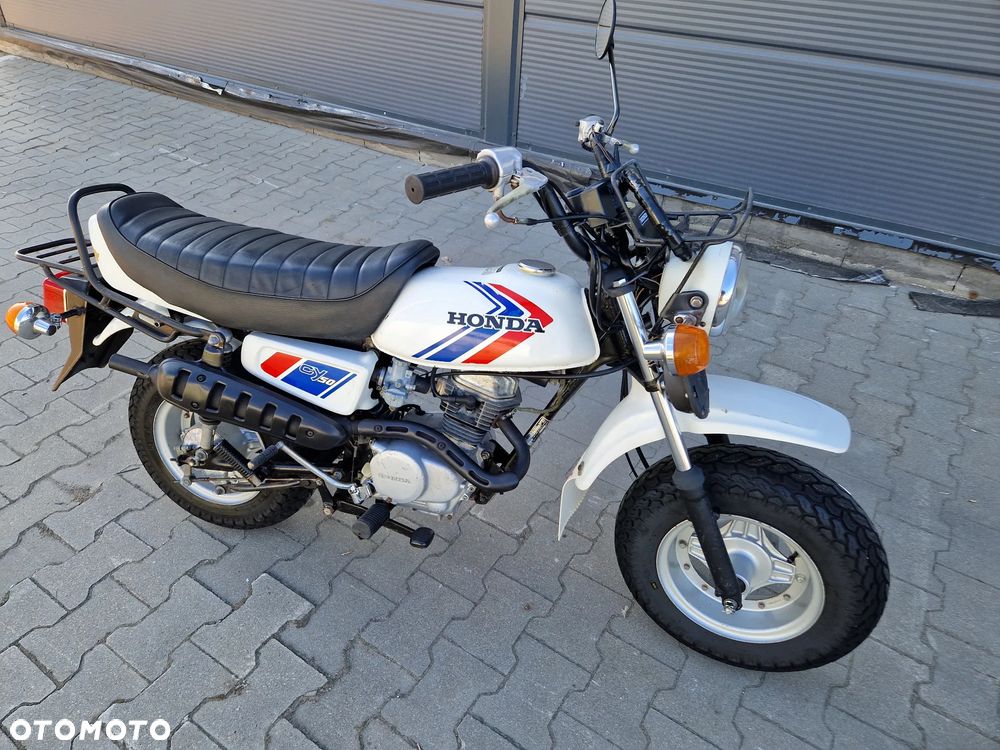 Honda CB - 1