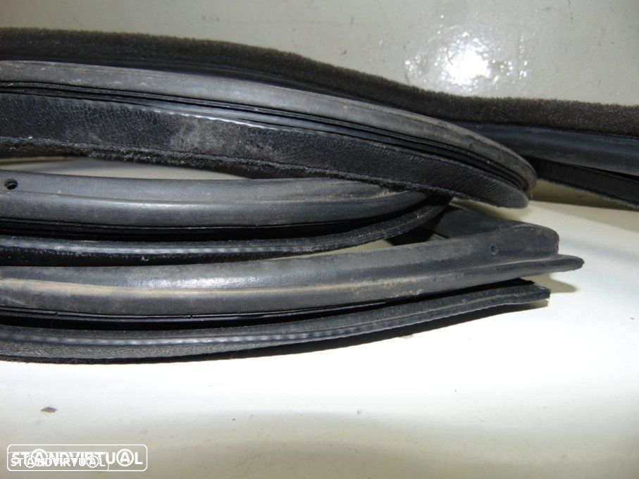 BMW E30 - borrachas das 4 portas - 3