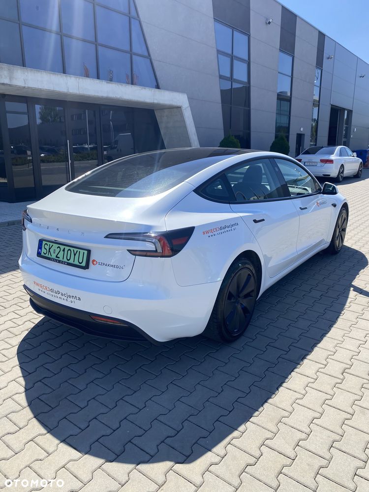 Tesla Model 3 - 4