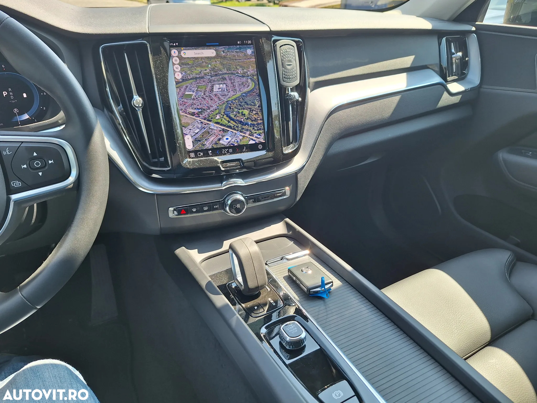 Volvo XC 60 B4 MHEV AWD Momentum Pro - 26