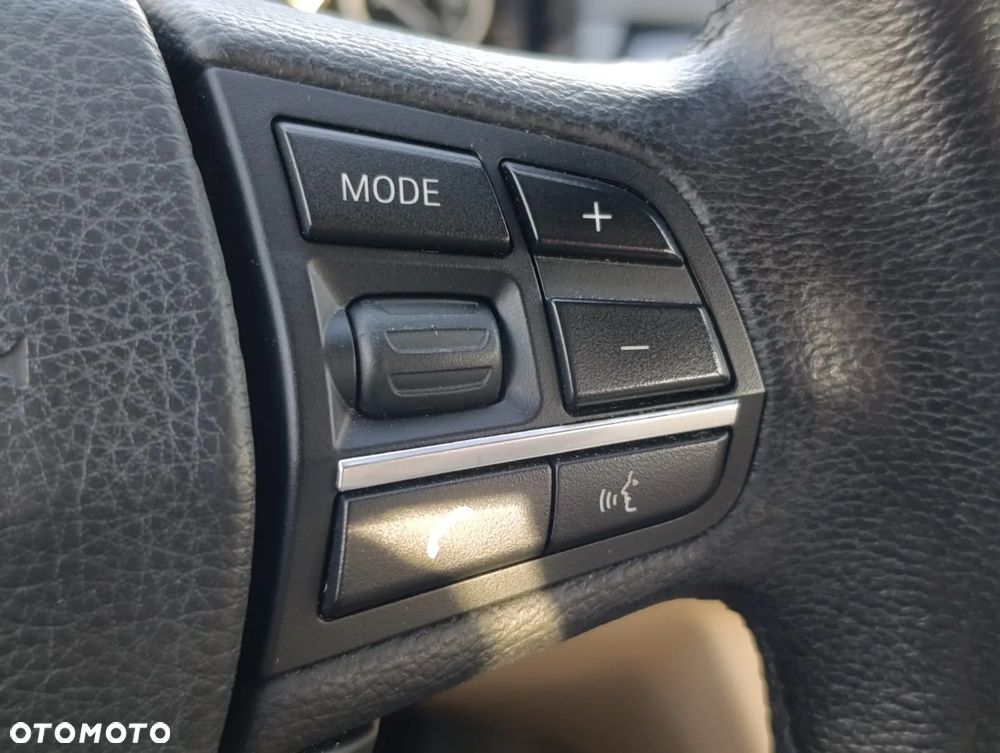 BMW Seria 5 528i xDrive Modern Line - 17