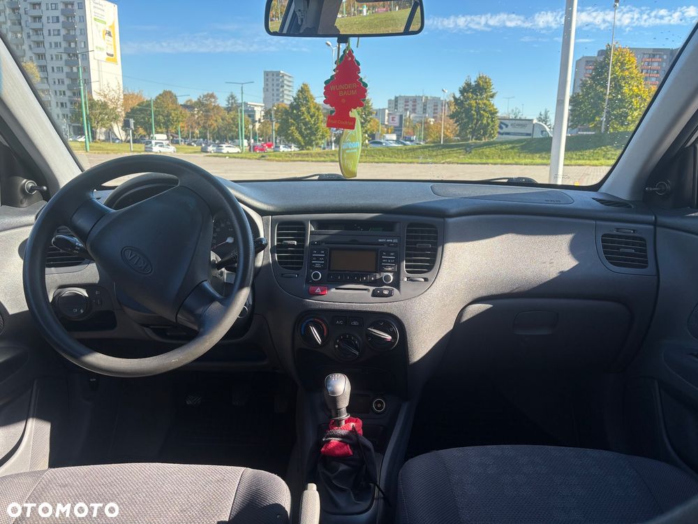 Kia Rio - 6