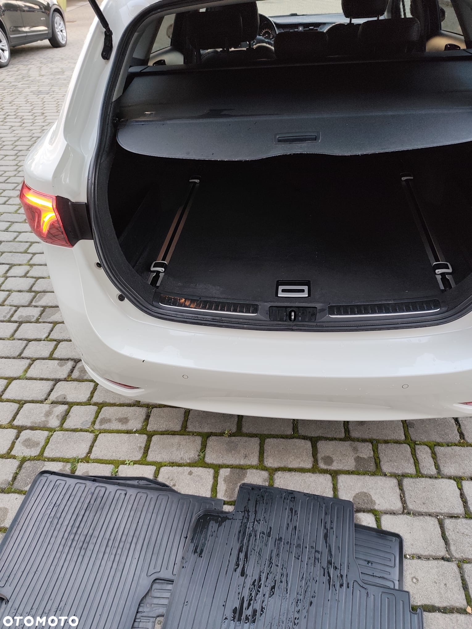 Toyota Avensis 1.8 Selection MS - 23