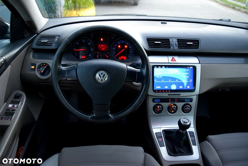 Volkswagen Passat 2.0 TDI DPF Highline - 5