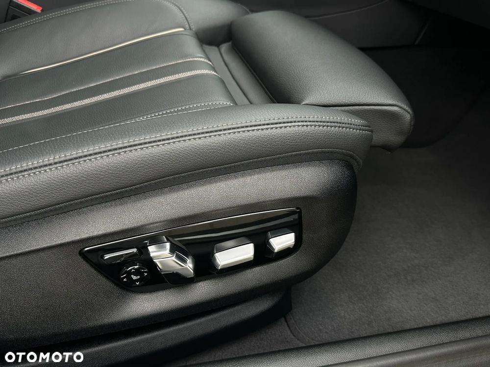 BMW Seria 5 530d xDrive mHEV Luxury Line - 22