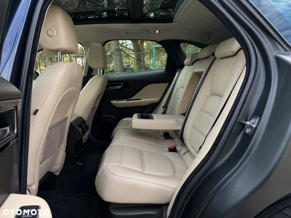 Jaguar F-Pace 25t AWD Prestige - 22