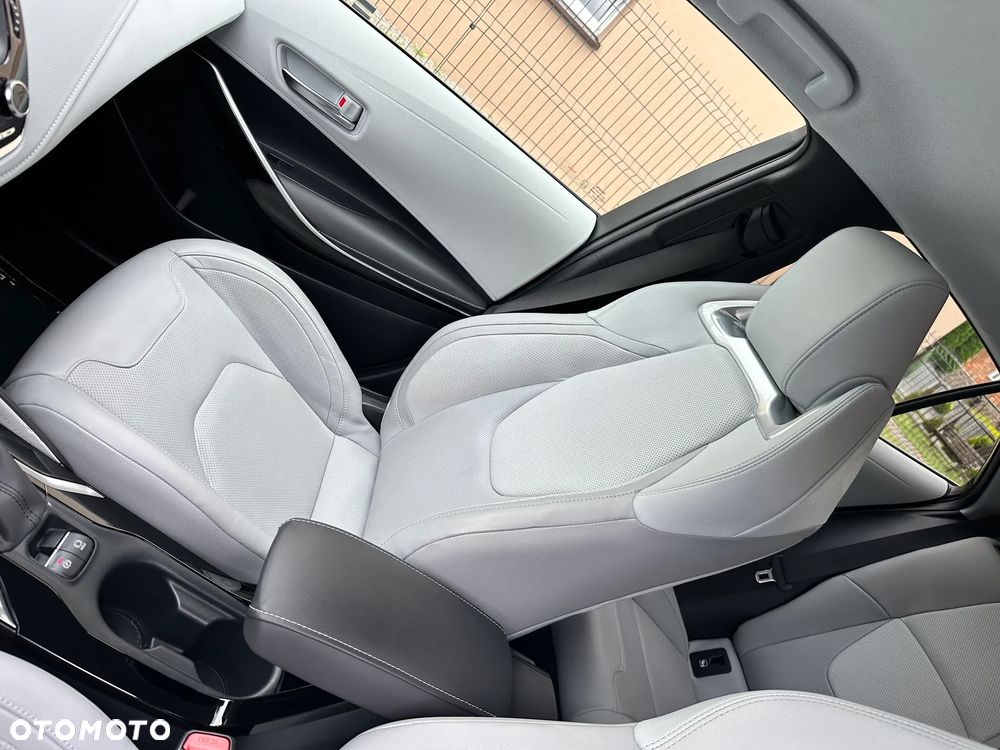 Toyota Corolla 2.0 Hybrid Executive - 30