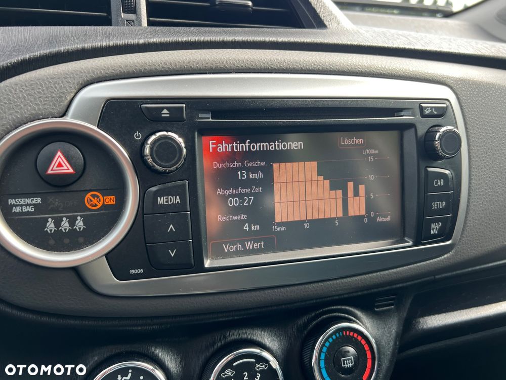 Toyota Yaris 1.0 Premium - 16