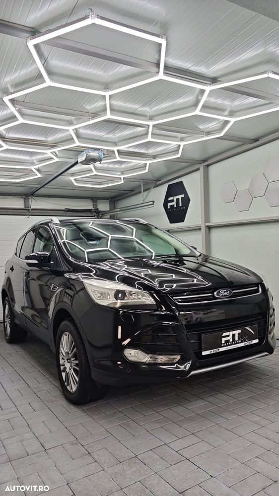 Ford Kuga 2.0 TDCi Powershift 4WD Titanium - 28