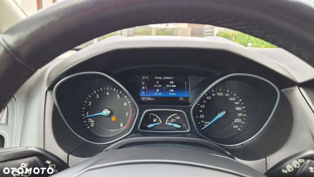 Ford Focus 1.0 EcoBoost Titanium - 12