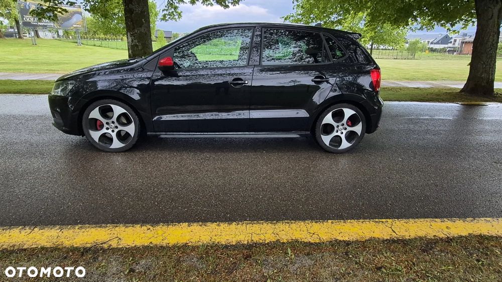 Volkswagen Polo 1.4 DSG GTI - 11