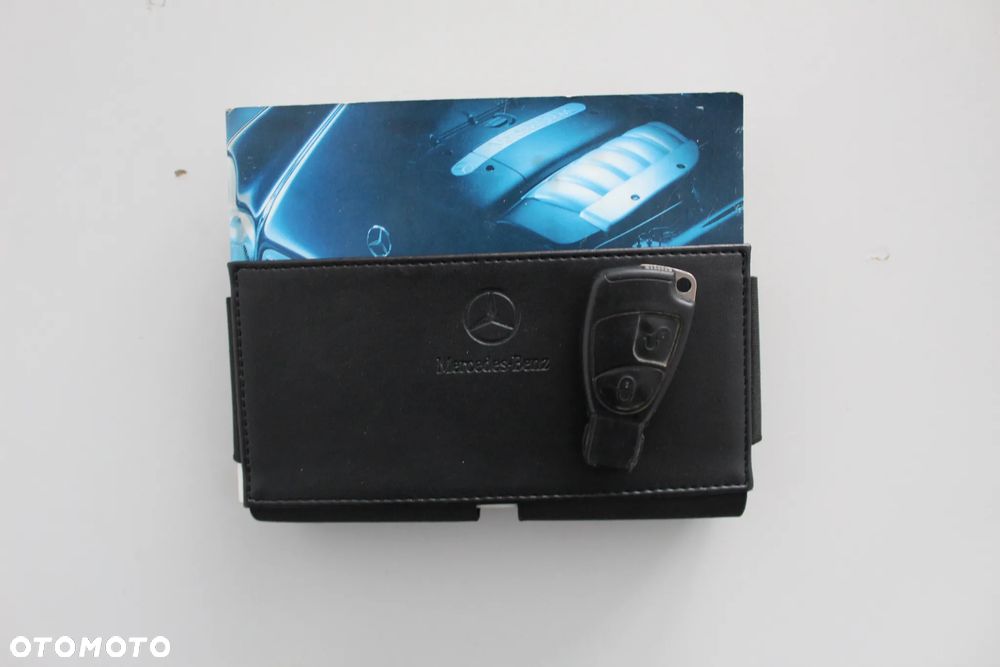 Mercedes-Benz Klasa E - 32