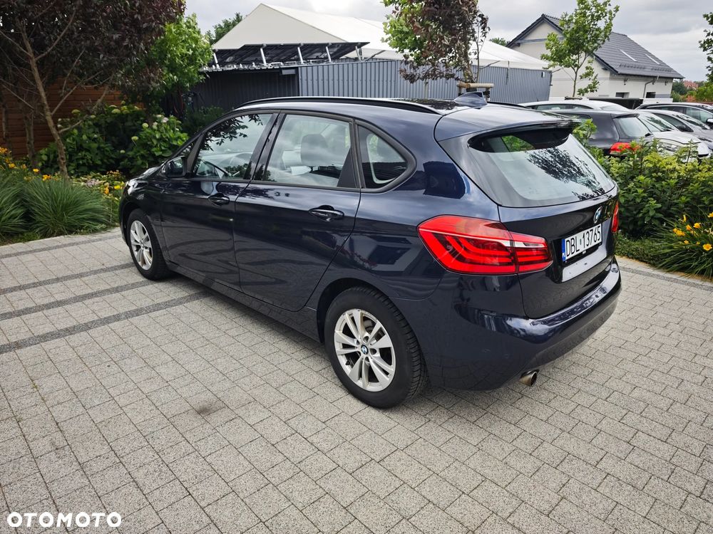 BMW Seria 2 218d - 14