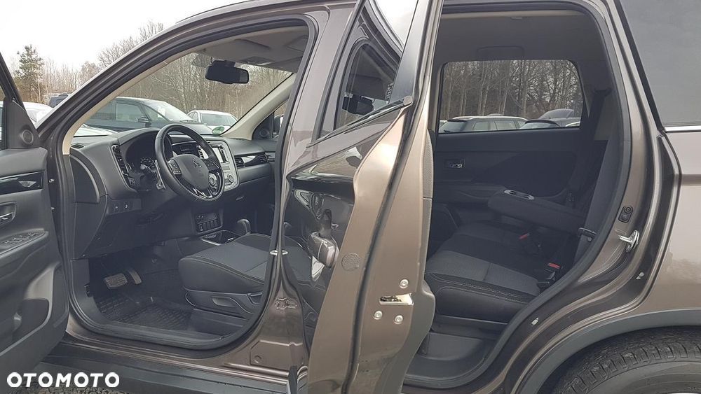 Mitsubishi Outlander 2.0 2WD CVT Spirit - 21