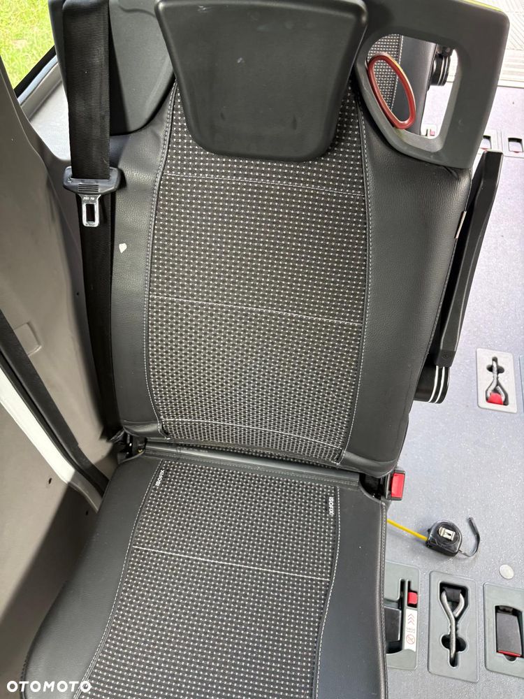 renault master movano zabudowa specjalistyczna do przewozu niepełnosprawnych - 7