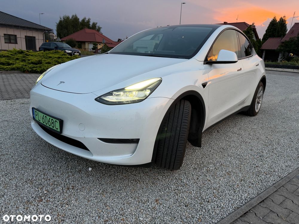 Tesla Model Y - 22