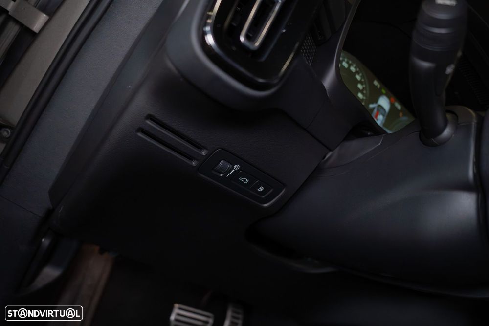 Volvo XC 40 1.5 T4 PHEV R-Design - 23