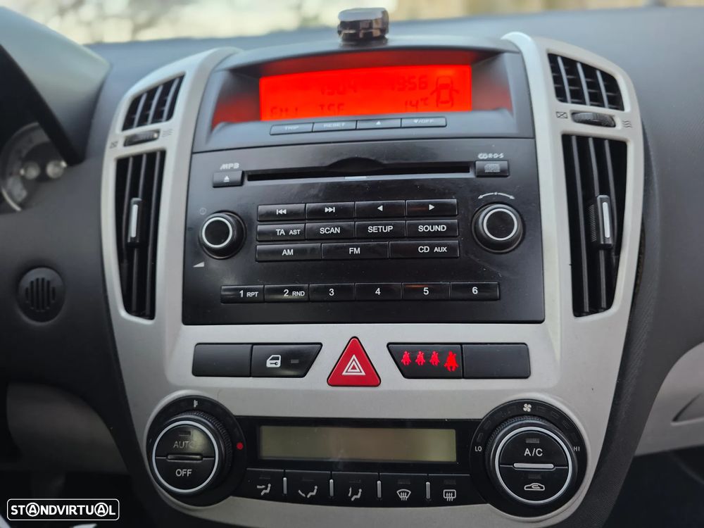 Kia Ceed SW 1.6 CRDi TX - 22