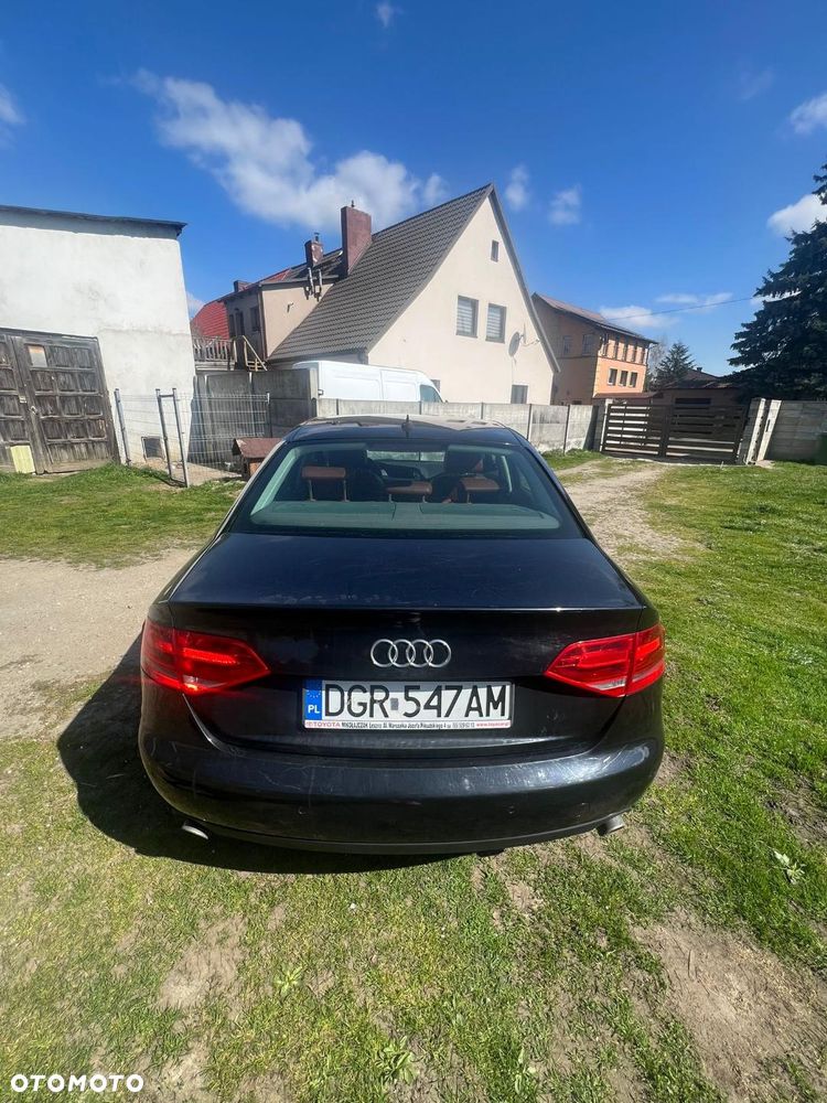 Audi A4 Limousine - 11