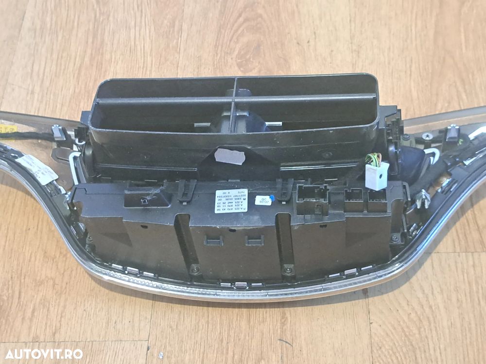 Ornament central bord cu grila gura ventilatie ceas si panou comanda clima ac aer conditionat Original Mercedes W221 S-class 4 matic S320 S450 S550 2007-2009 - 8