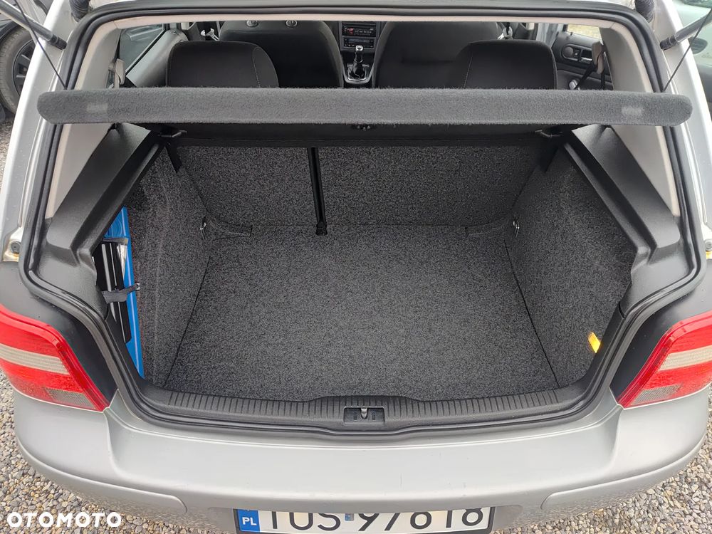 Volkswagen Golf - 22