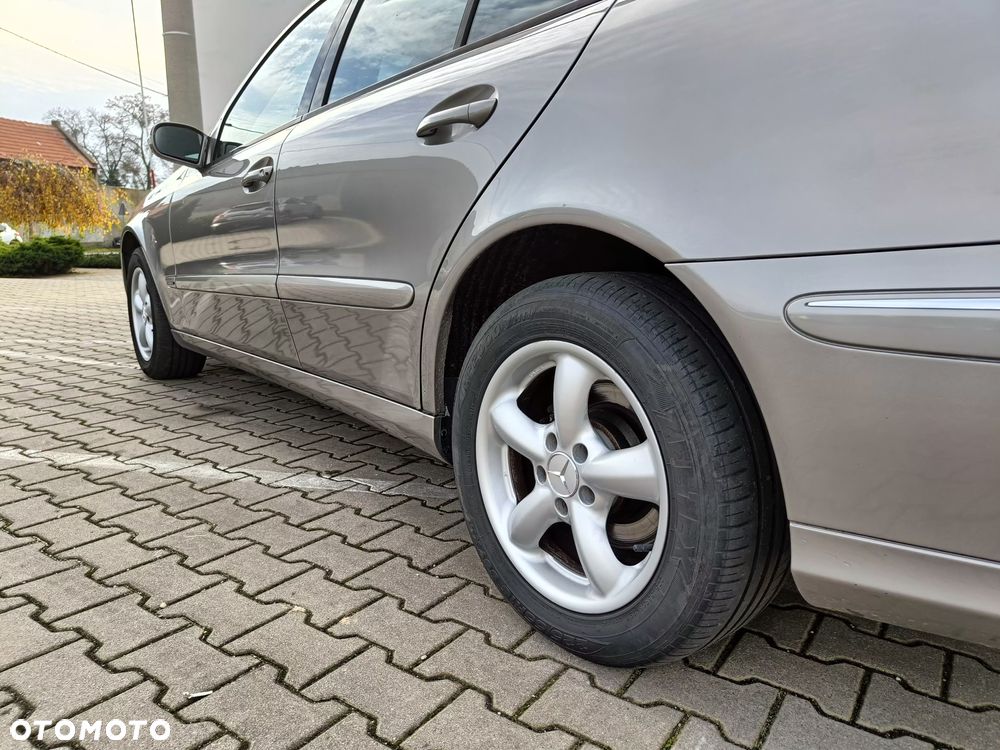 Mercedes-Benz Klasa E - 17