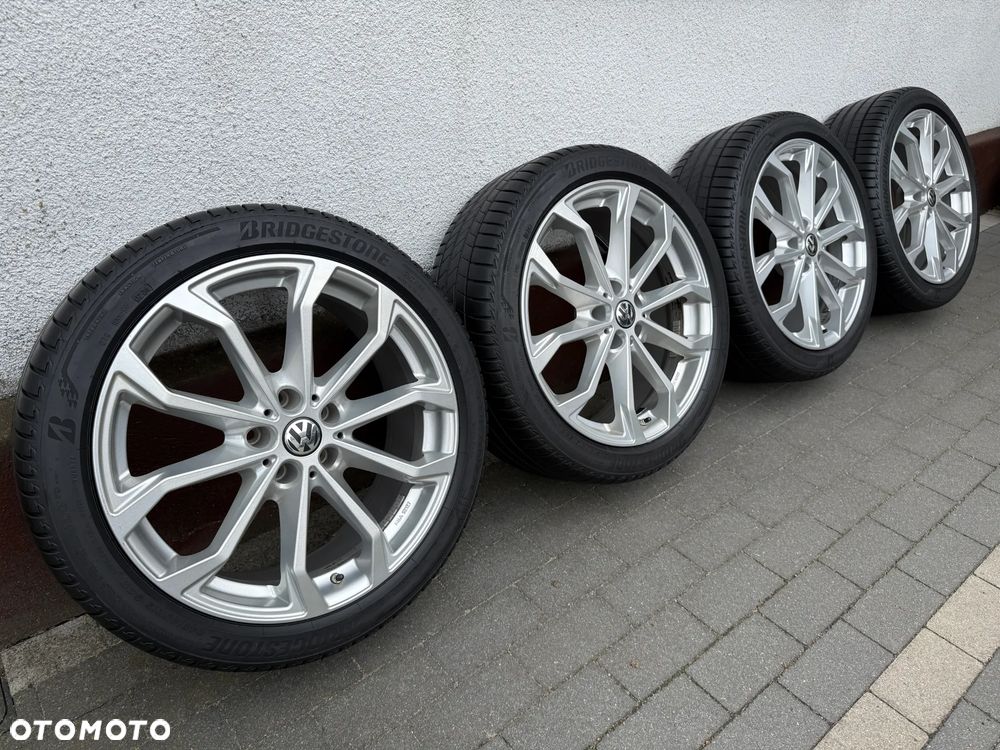 245 40 19 / VW Arteon Passat Skoda SuperB AUDI A4 A5 A6 BMW 3 G20 G21 5 G30 G31 / 5x112 / POLECAM - 1