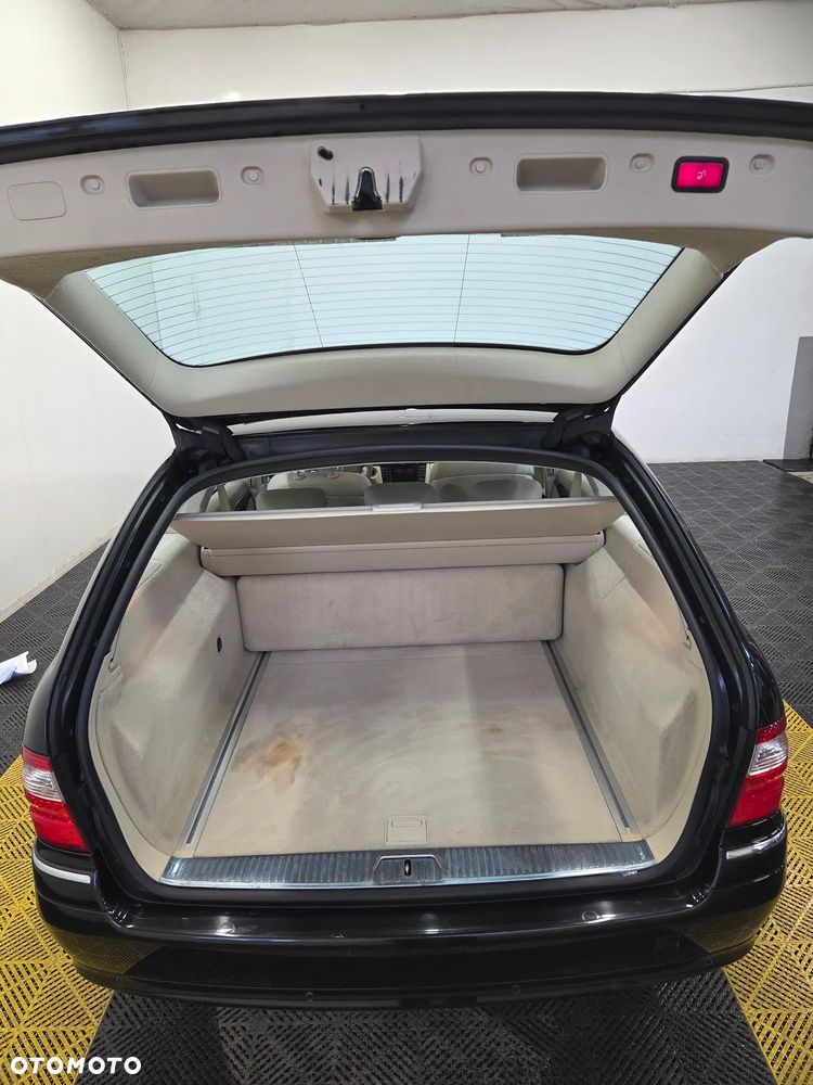 Mercedes-Benz Klasa E 320 CDI T Avantgarde - 26