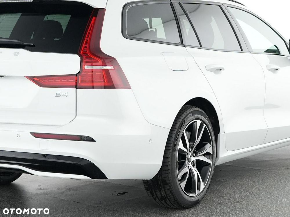 Volvo V60 B4 B DKG Ultra Dark - 11