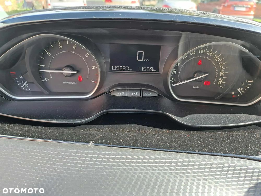 Peugeot 208 82 VTI Style - 14