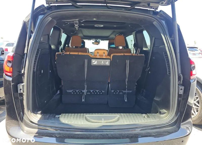 Chrysler Pacifica - 11