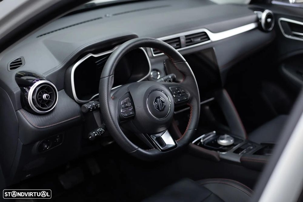 MG ZS EV 72.6 kWh Luxury OBC 11 kW - 30