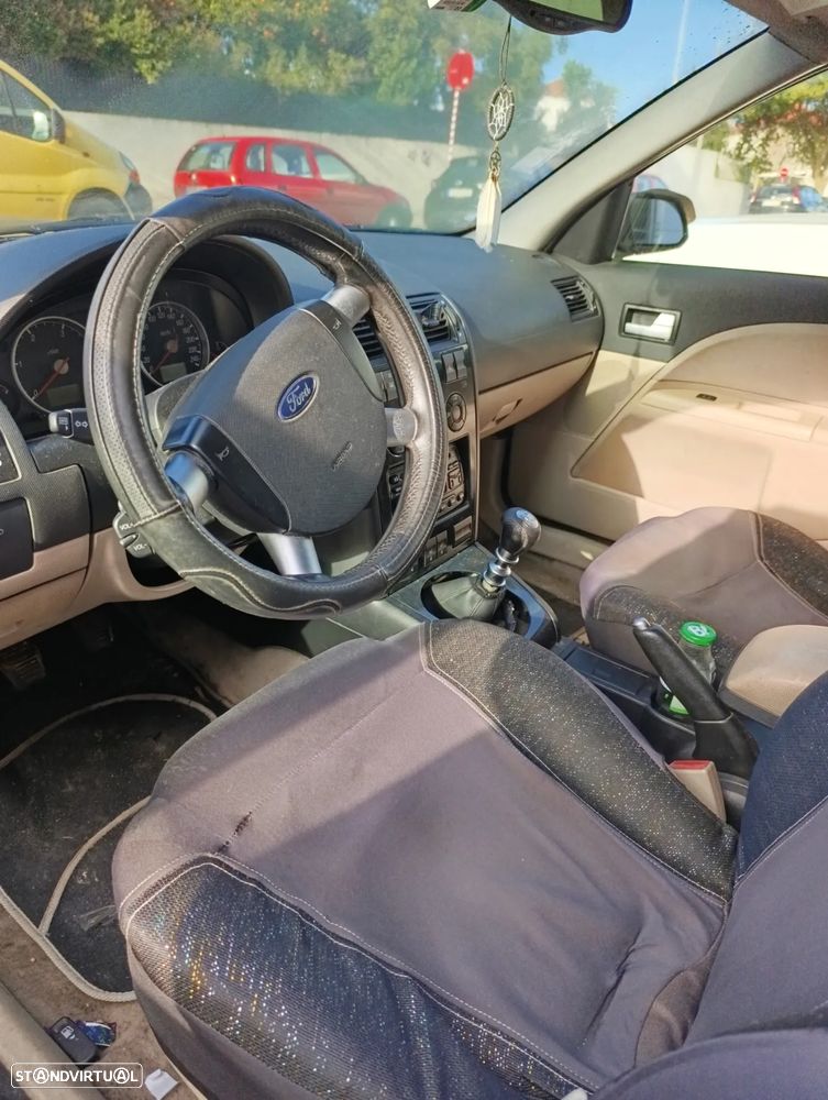 Ford Mondeo SW 2.0 TDCi Ghia - 21